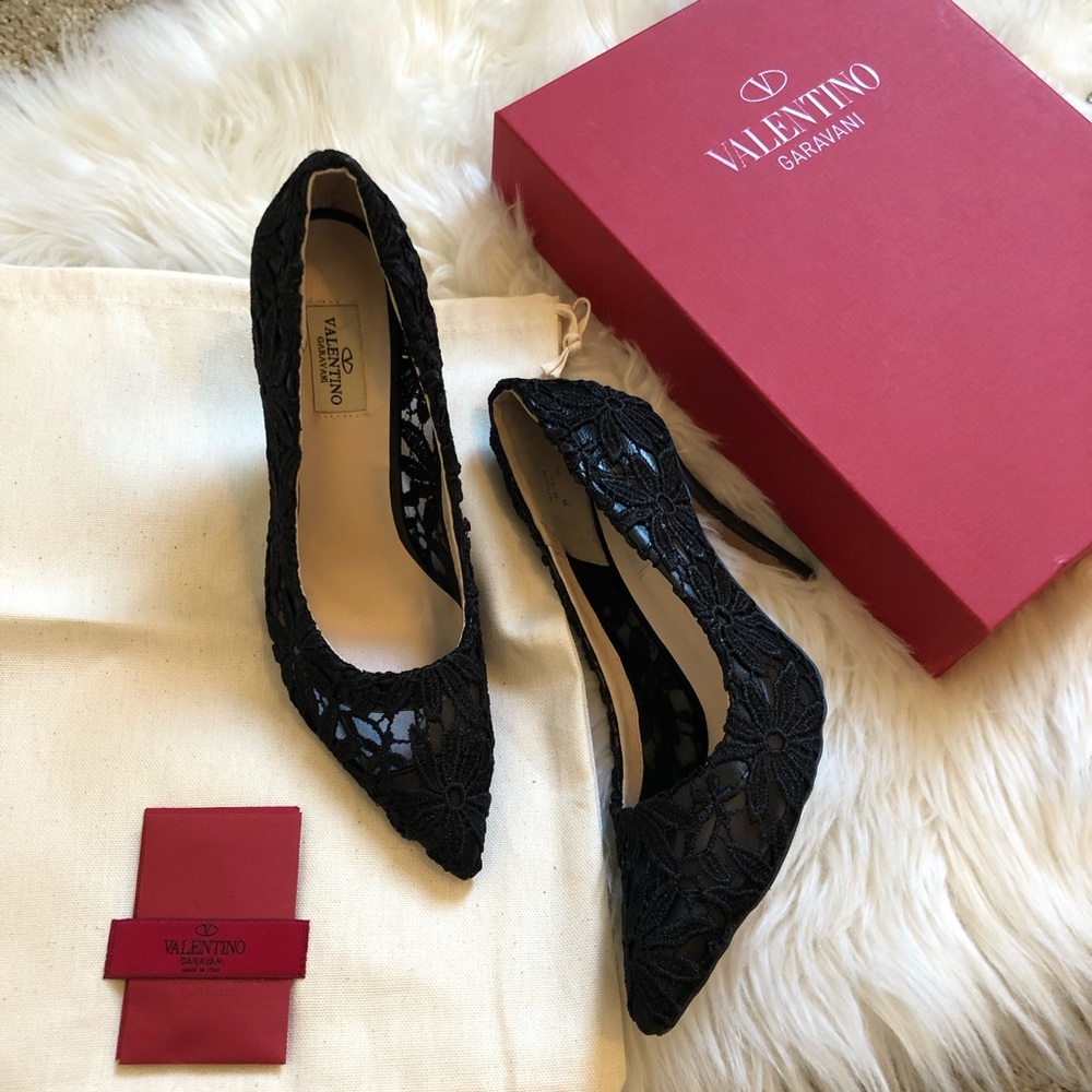 Valentino 39 Black Lace Pumps - Picture 1 of 8